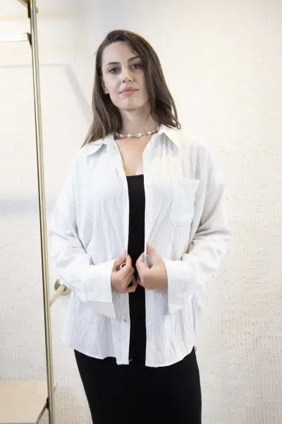Beyaz Cepli Gofre Gömlek
