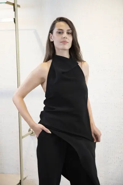 Siyah Halter Yaka Bluz ve Pantolon Takımı
